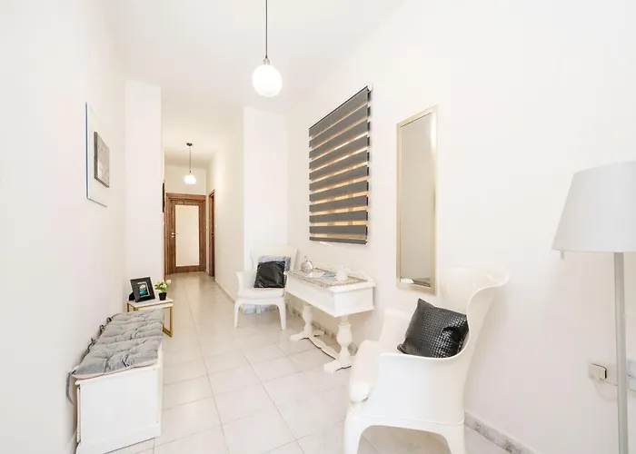 Seaview Promenade Apartment *