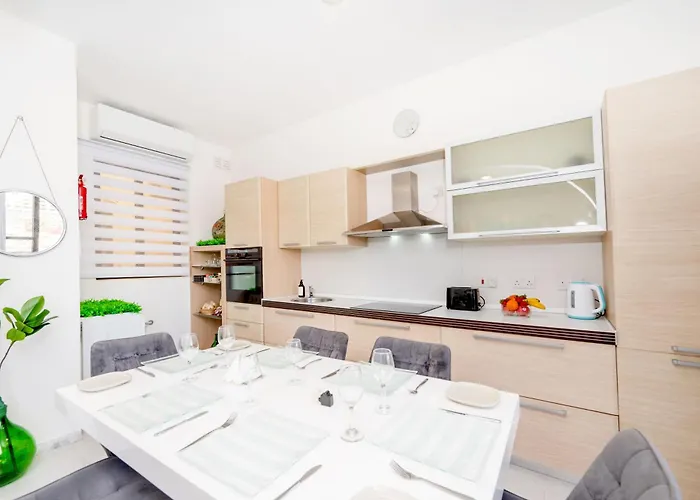 Seaview Promenade Apartment